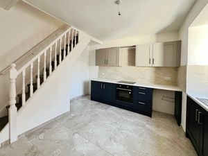 Kitchen- click for photo gallery
